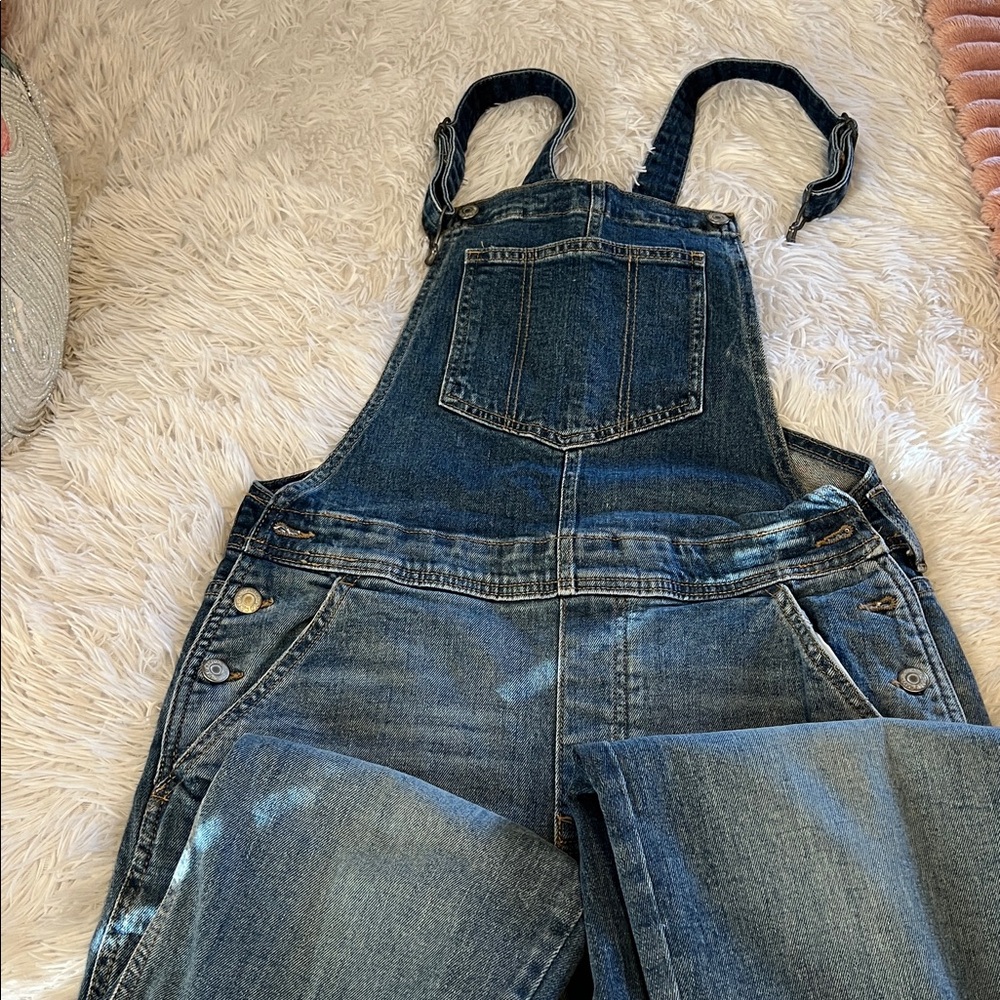 Ladies old navy overalls. Size 10 tall.